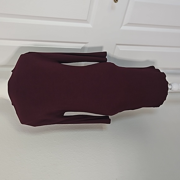 Women's Tahari Dress Size M In A Rich Wine Color. - Picture 4 of 11
